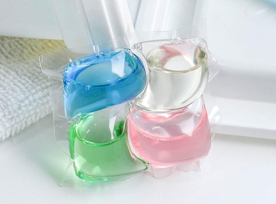 HomyClean four-cavity laundry capsule in use