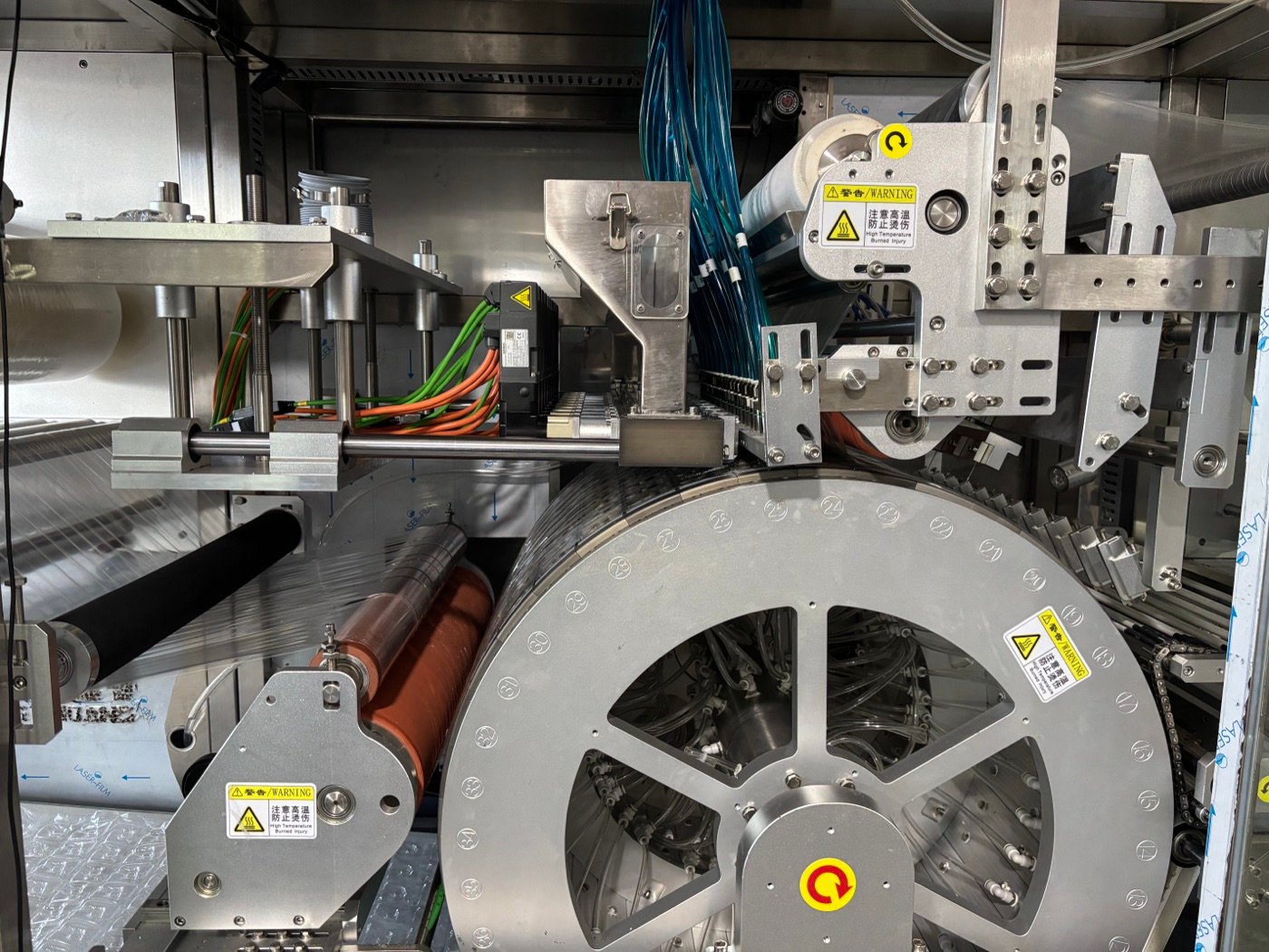 Automated laundry capsule production line
